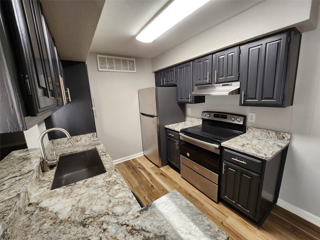 12955 Woodforest Boulevard - Photo 8