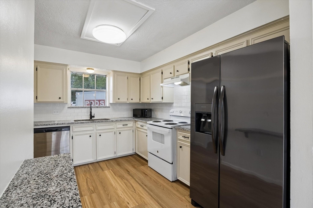 1600 Hazelwood Street - Photo 12