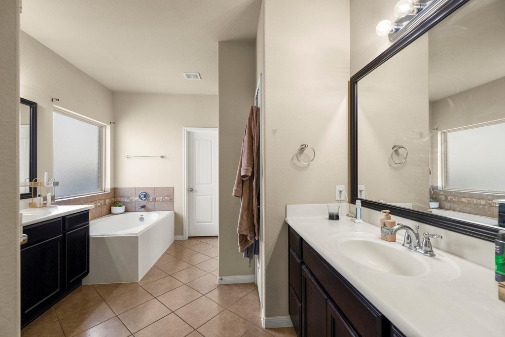 1046 Cedar Lake Court - Photo 20