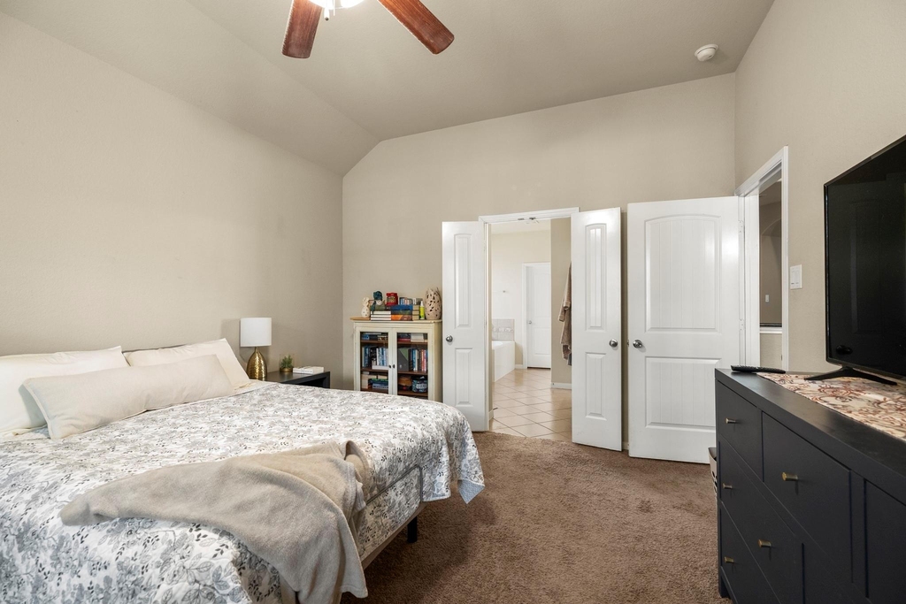 1046 Cedar Lake Court - Photo 18