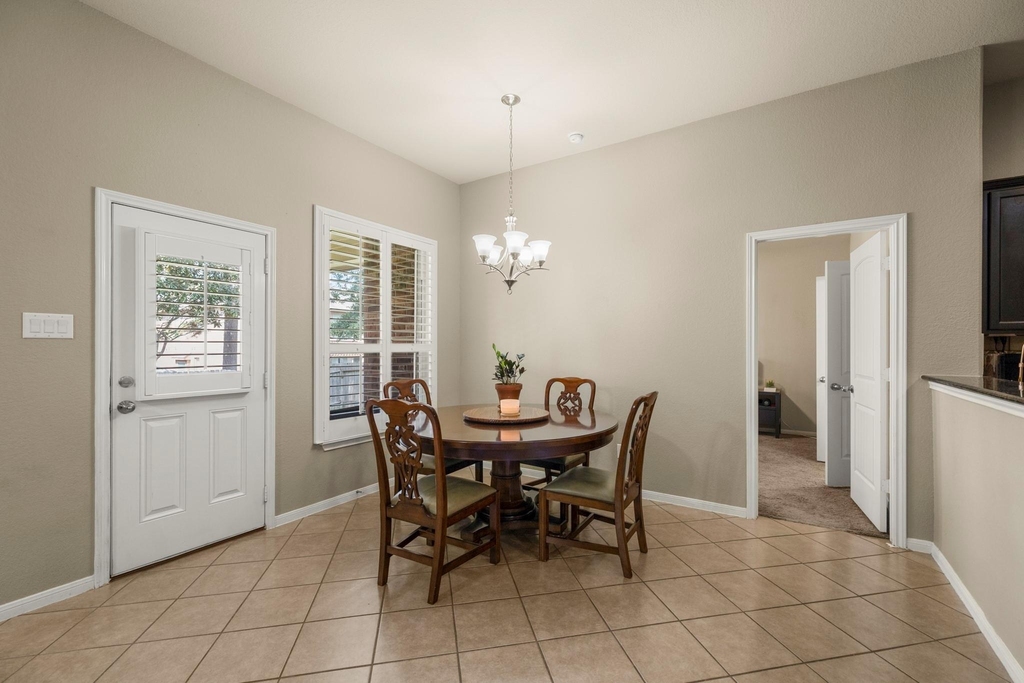 1046 Cedar Lake Court - Photo 14