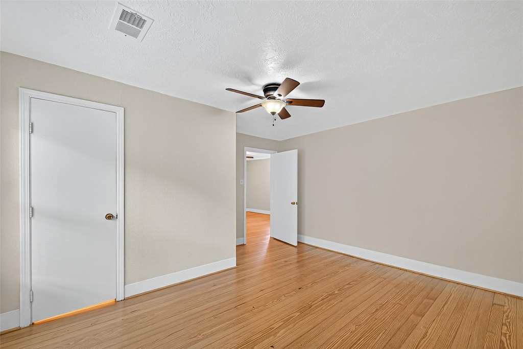 5122 Larkin Street - Photo 15