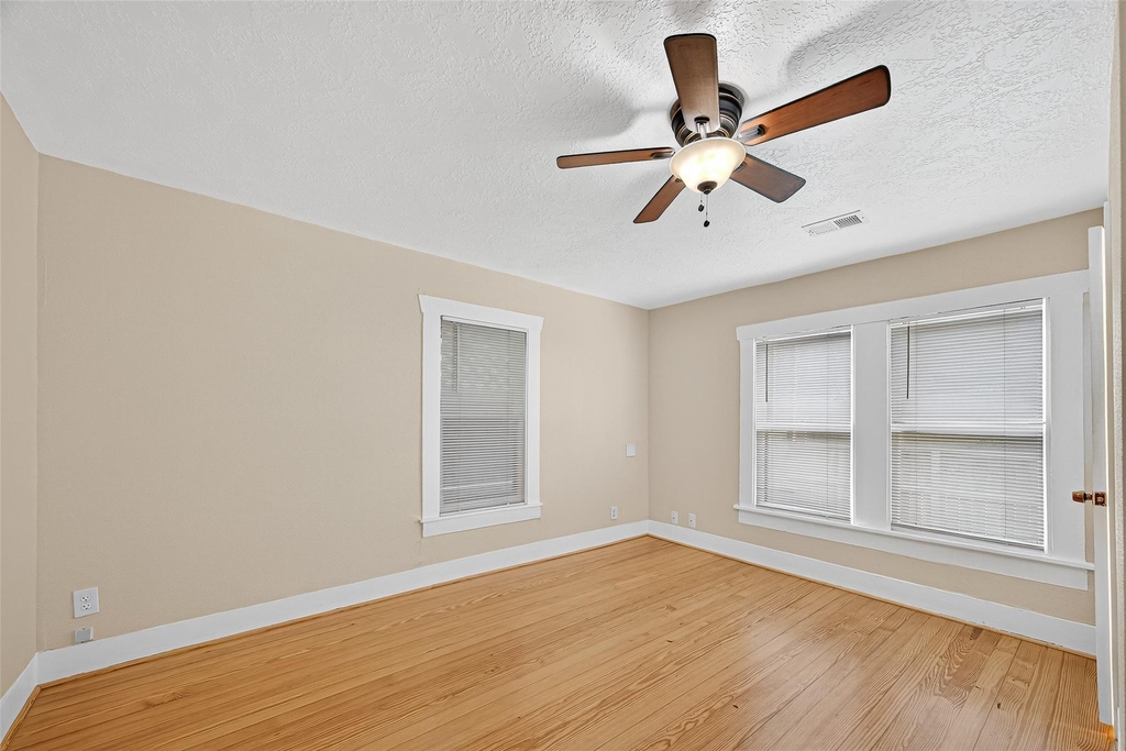 5122 Larkin Street - Photo 13