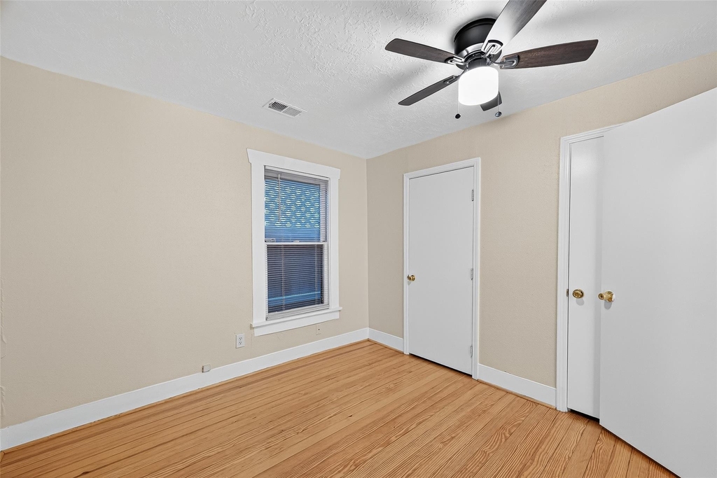 5122 Larkin Street - Photo 22