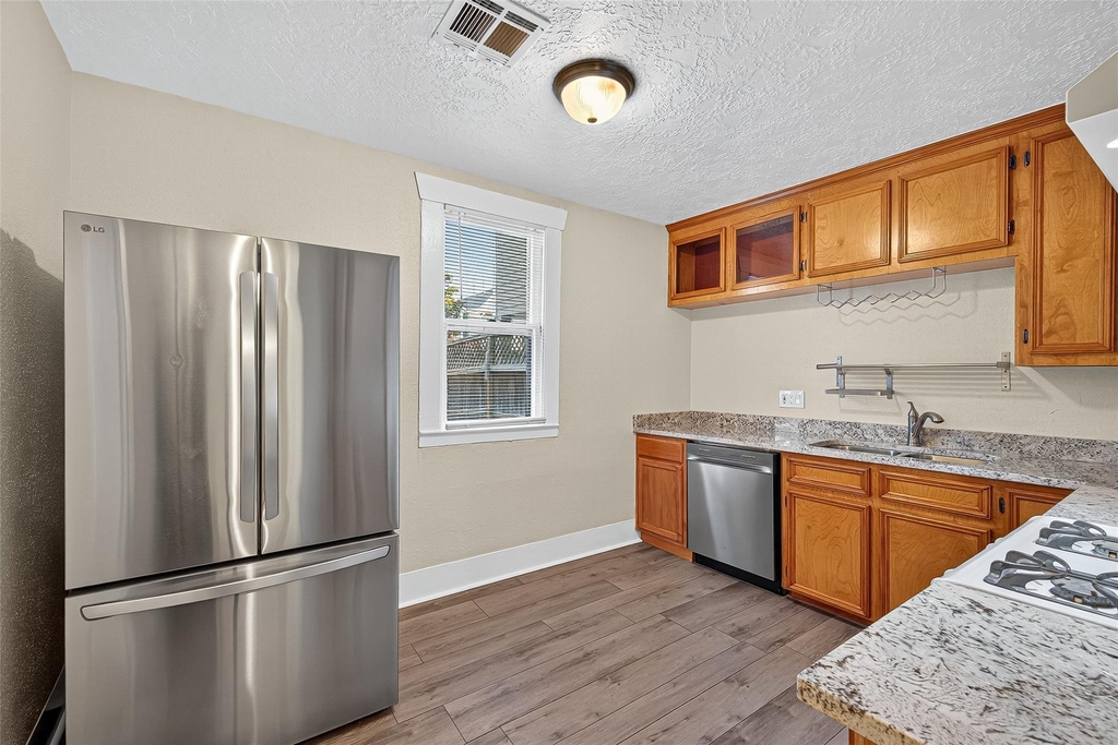 5122 Larkin Street - Photo 8