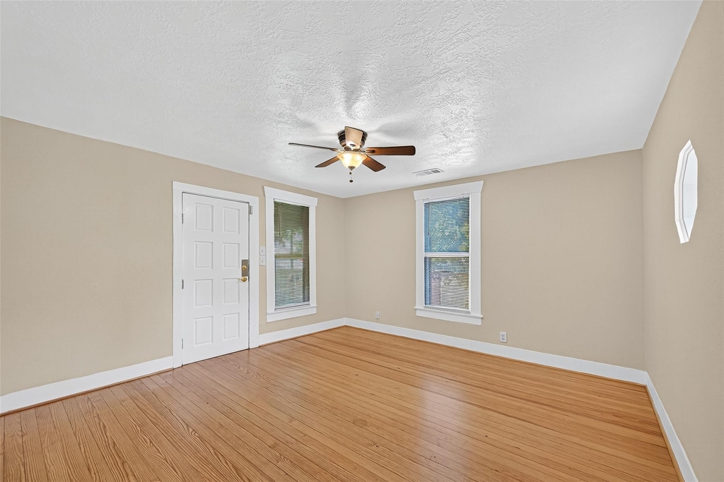 5122 Larkin Street - Photo 4