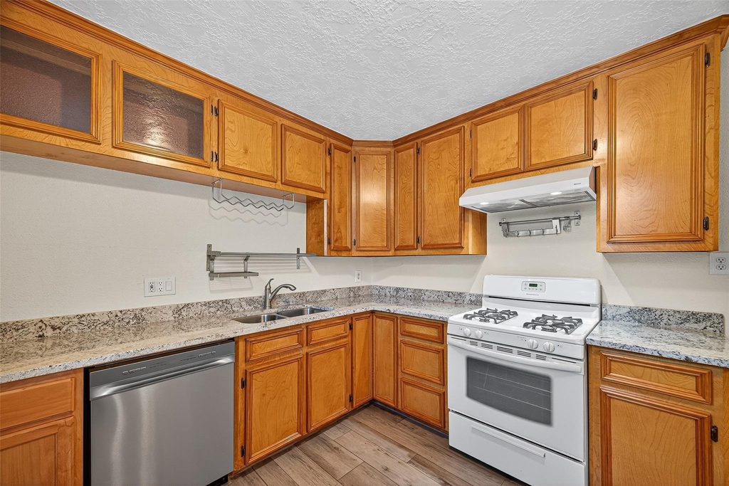 5122 Larkin Street - Photo 7