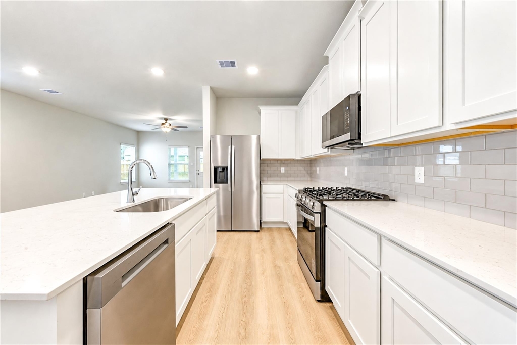 4011 Windy Whisper Drive - Photo 5
