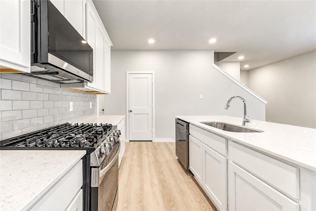 4011 Windy Whisper Drive - Photo 9