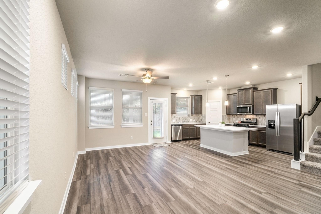 8209 Rising Stream Drive - Photo 7