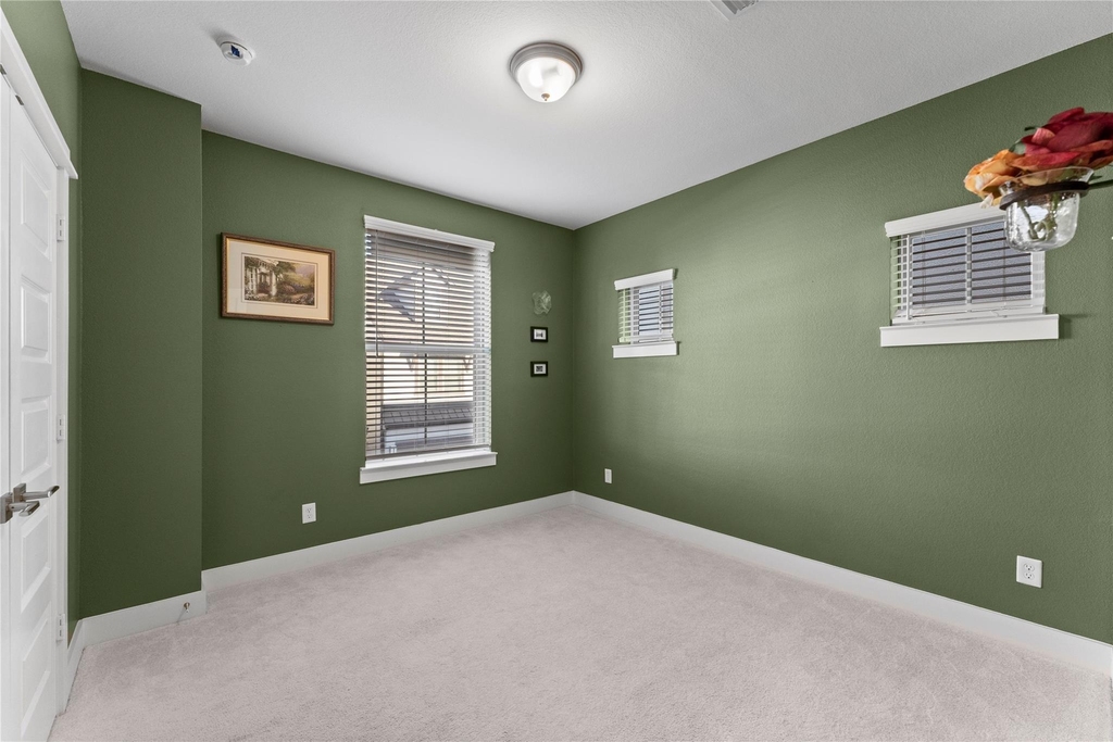 817 Kamano Avenue - Photo 20