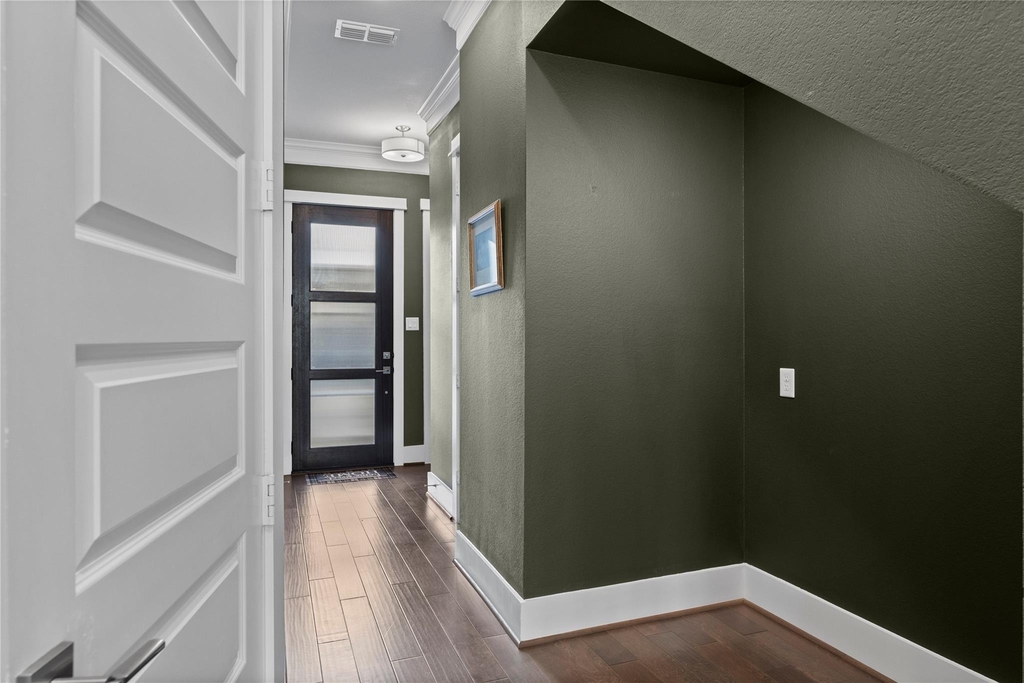 817 Kamano Avenue - Photo 8