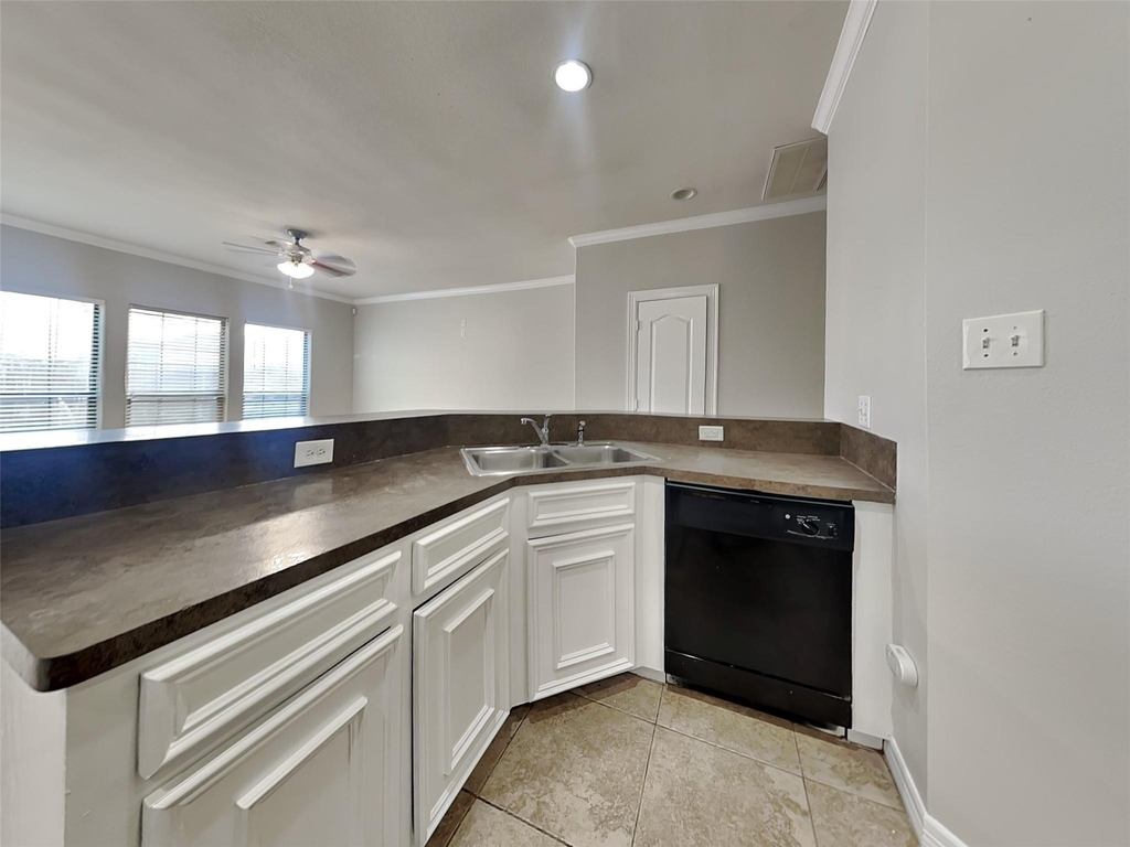 4202 Alvin Street - Photo 3