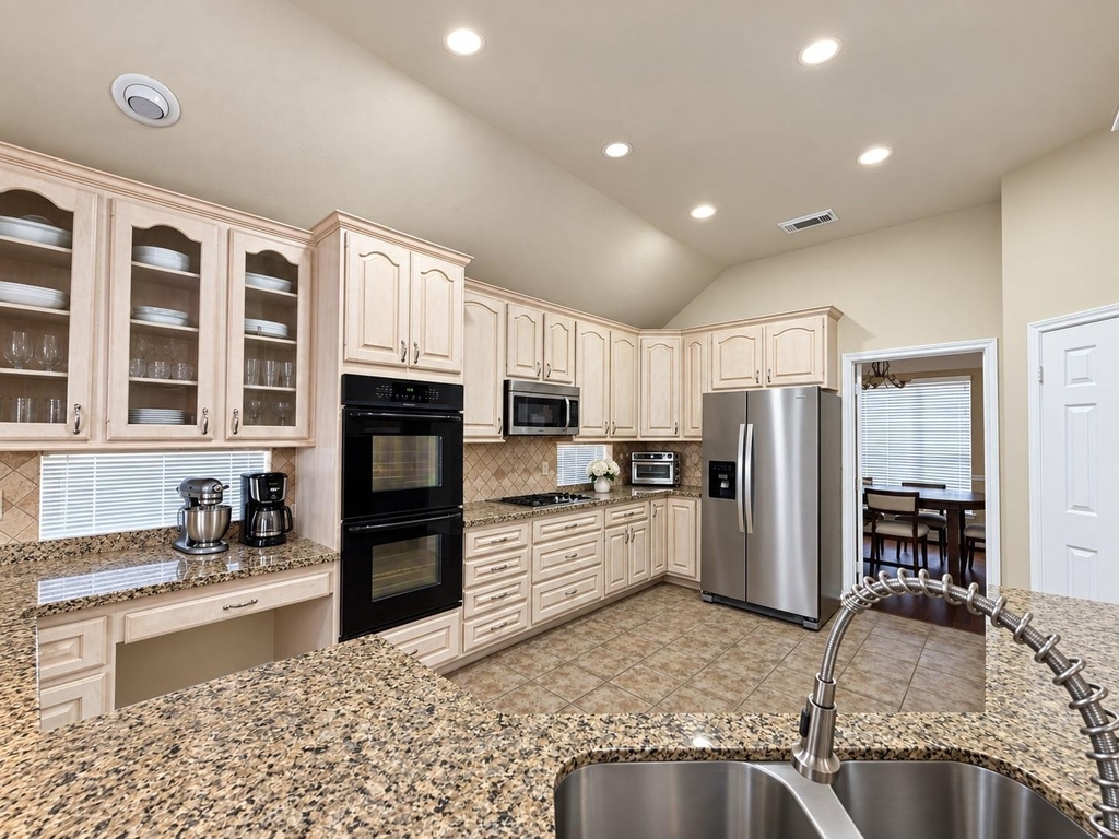 2018 Garden Terrace Drive - Photo 4