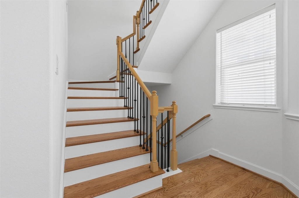 1110 Birdsall Street - Photo 4