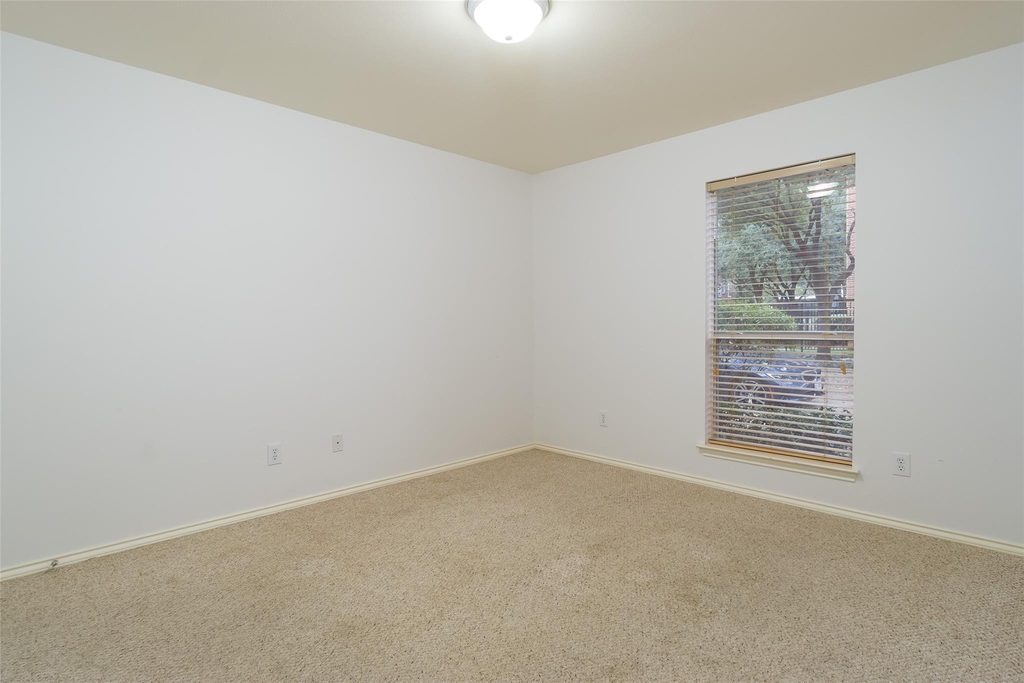 910 W Heights Hollow Lane - Photo 14