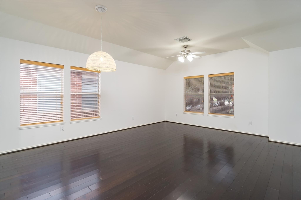 910 W Heights Hollow Lane - Photo 7