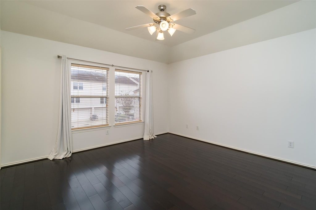 910 W Heights Hollow Lane - Photo 8