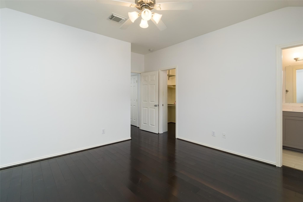 910 W Heights Hollow Lane - Photo 9