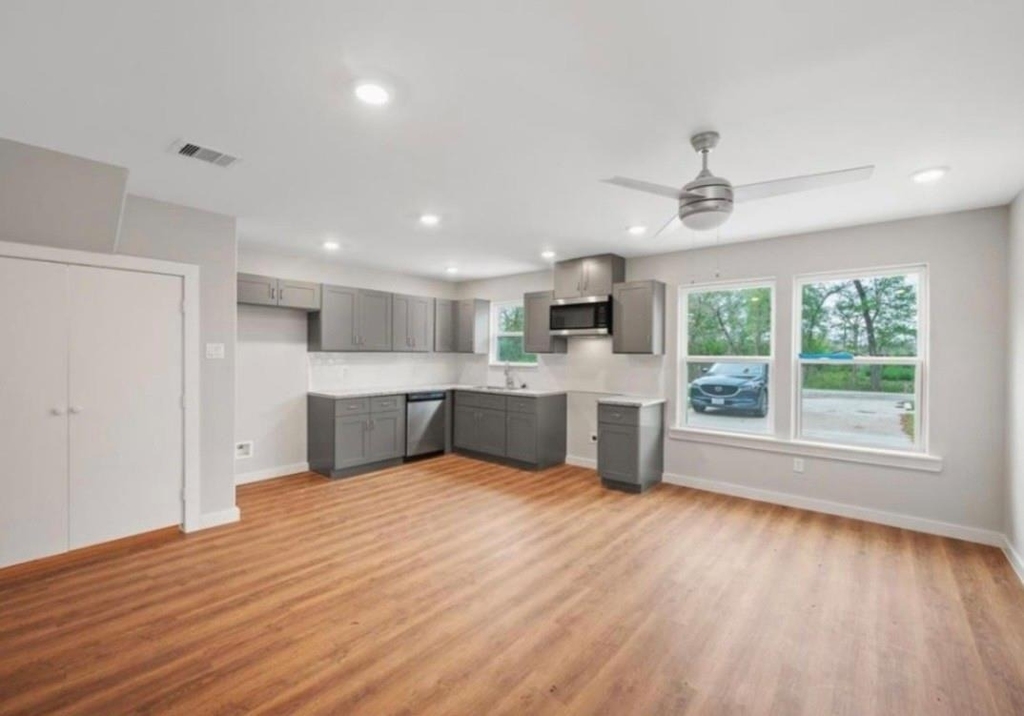 8217 Crestview Drive - Photo 9