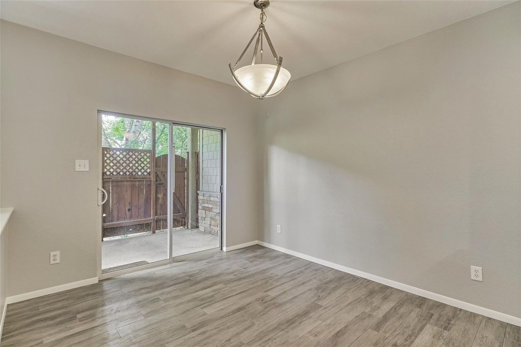 25 Scarlet Woods Court - Photo 14
