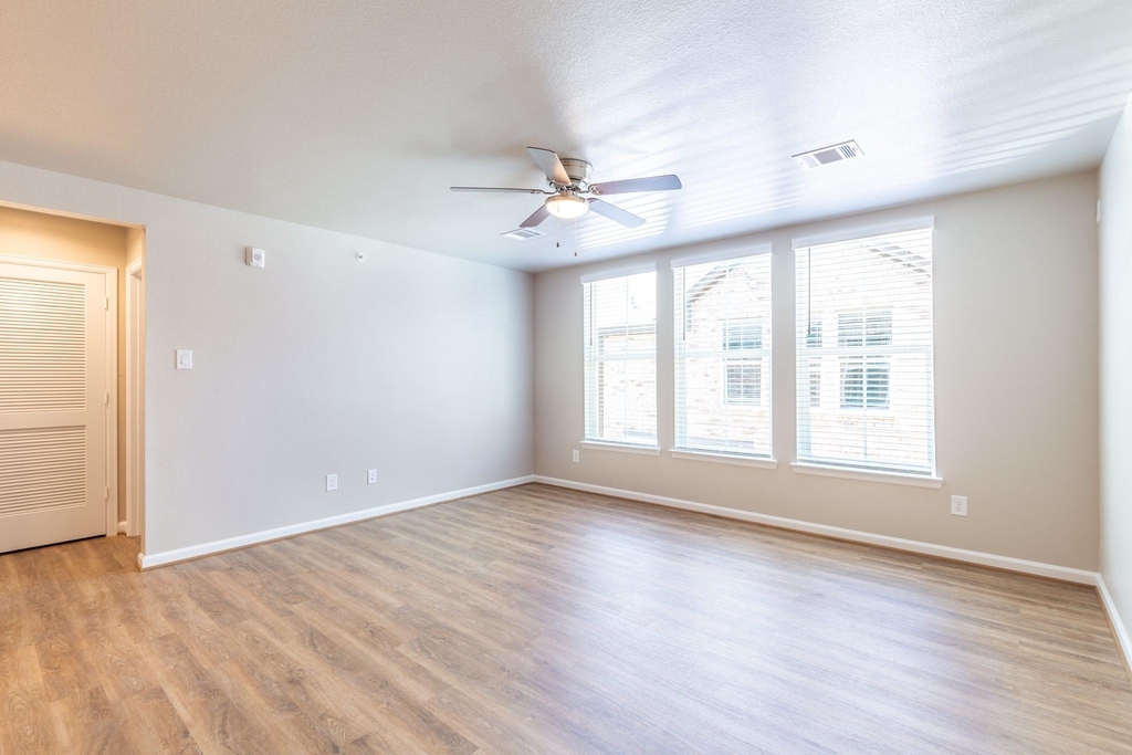 233 Park Place Circle - Photo 15