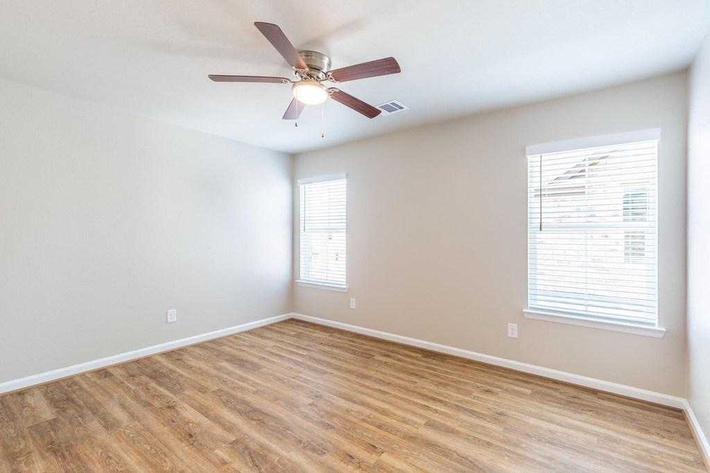 233 Park Place Circle - Photo 13
