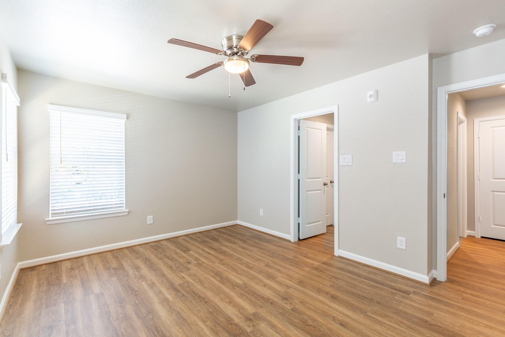 233 Park Place Circle - Photo 9