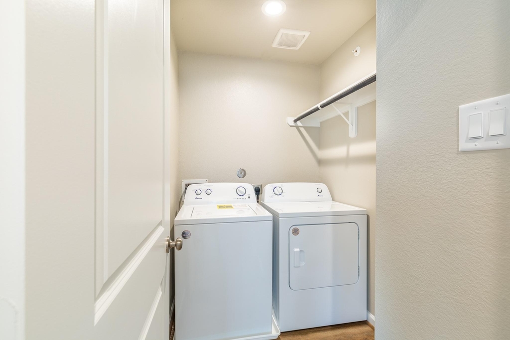 233 Park Place Circle - Photo 7