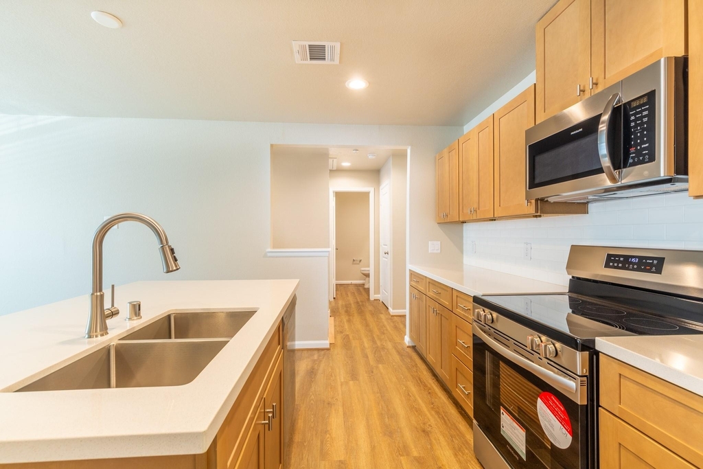233 Park Place Circle - Photo 3