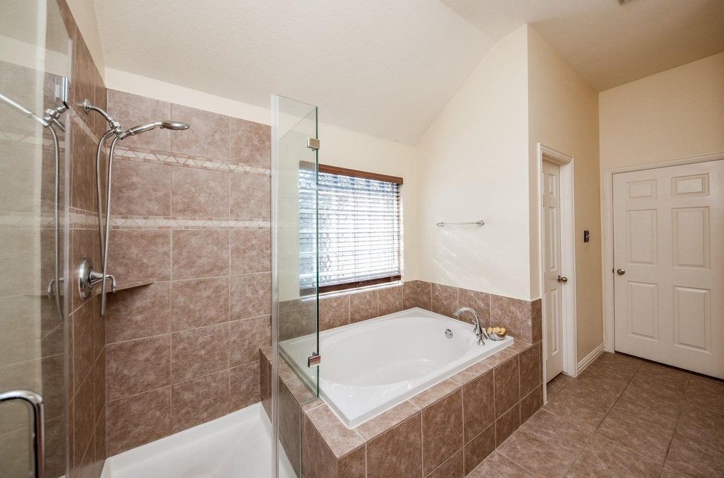 9034 Necklace Tree Lane - Photo 17