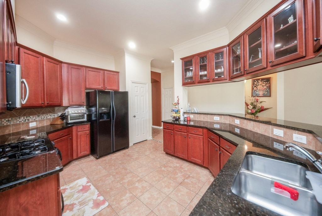 9034 Necklace Tree Lane - Photo 11