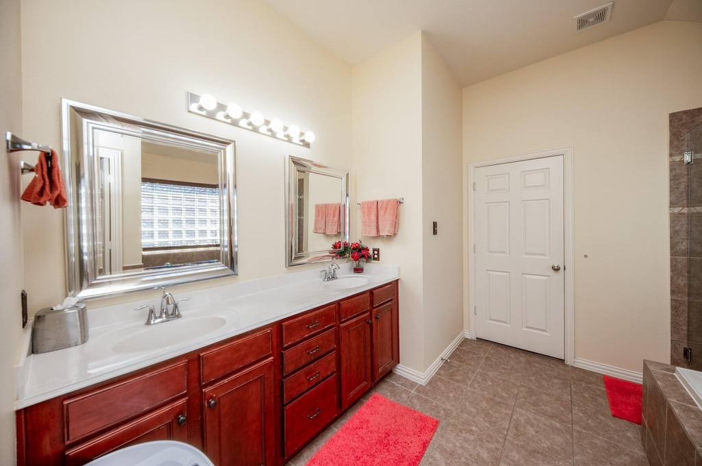 9034 Necklace Tree Lane - Photo 16