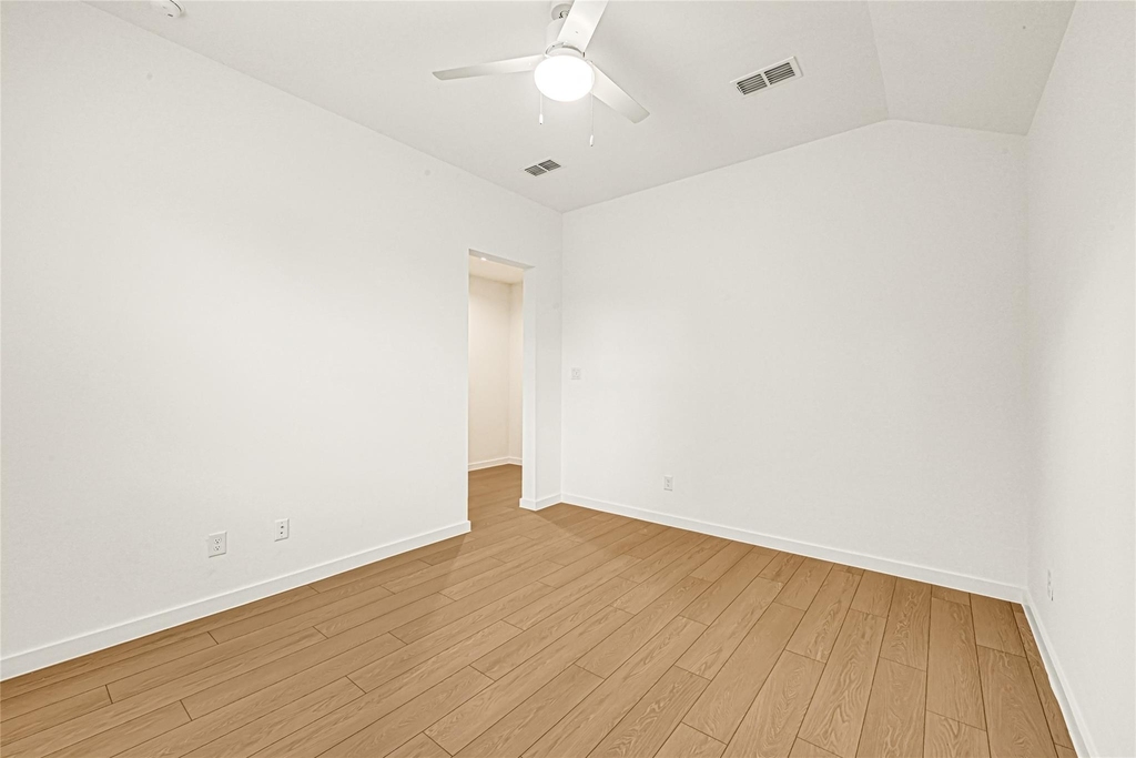 3227 Dennis Street - Photo 18