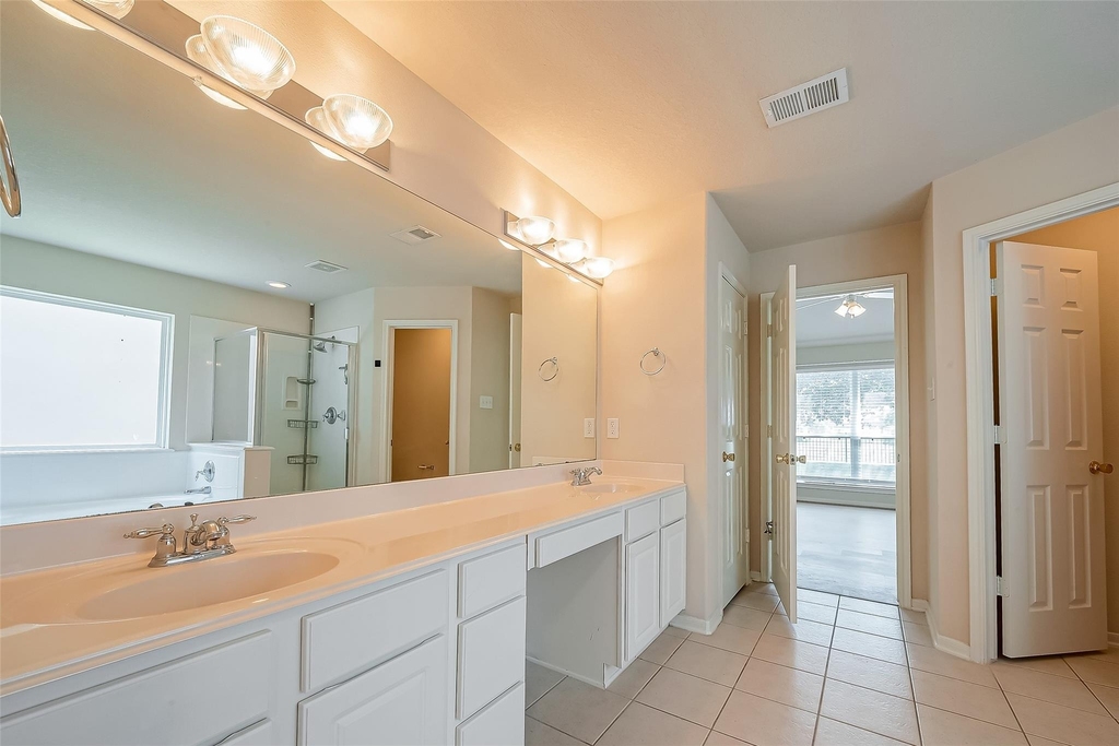 18635 Cypress Lake Village Drive - Photo 17