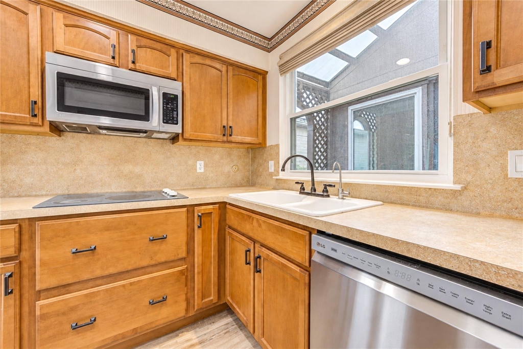 1516 Beaconshire Road - Photo 10
