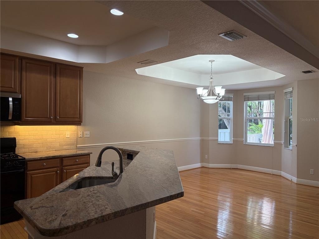 2855 Bayshore Trails Drive - Photo 2