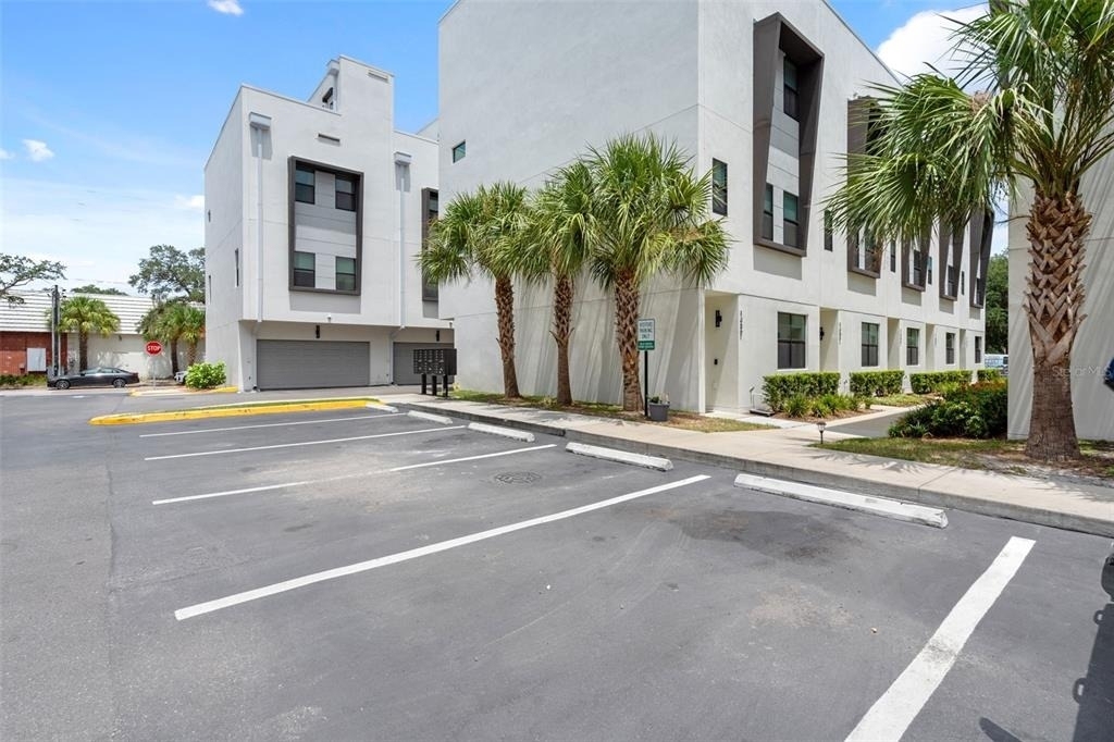 1332 W Gray Street - Photo 1
