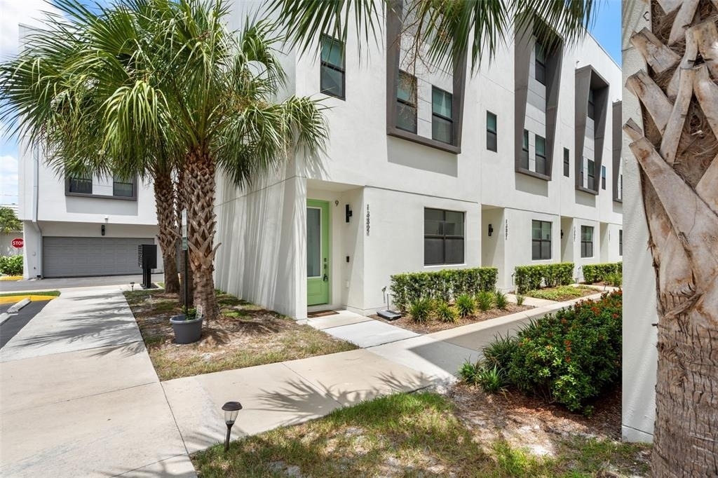 1332 W Gray Street - Photo 0