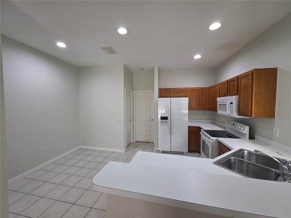 6731 Lake Rochester Lane - Photo 3