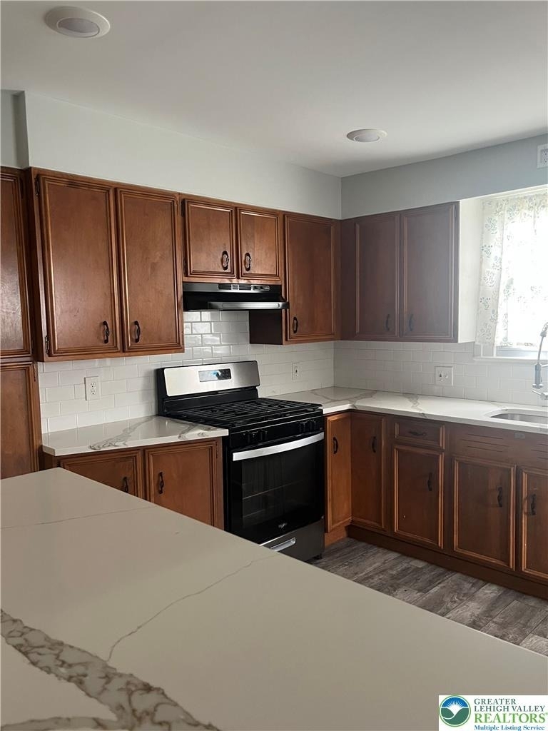 528 Centre Street - Photo 11