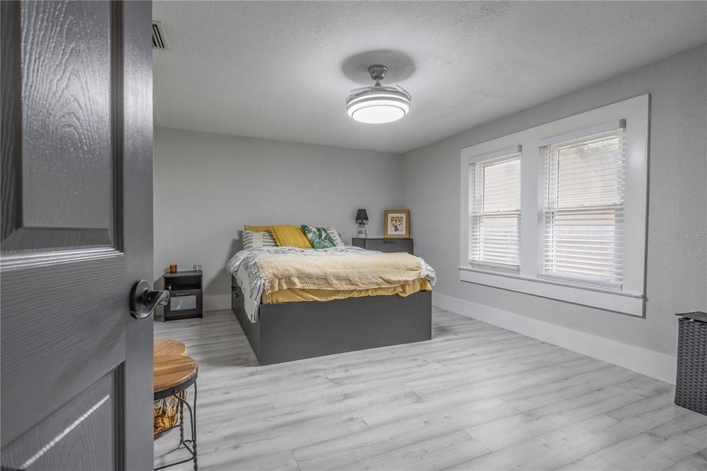 806 E Hamilton Avenue - Photo 23
