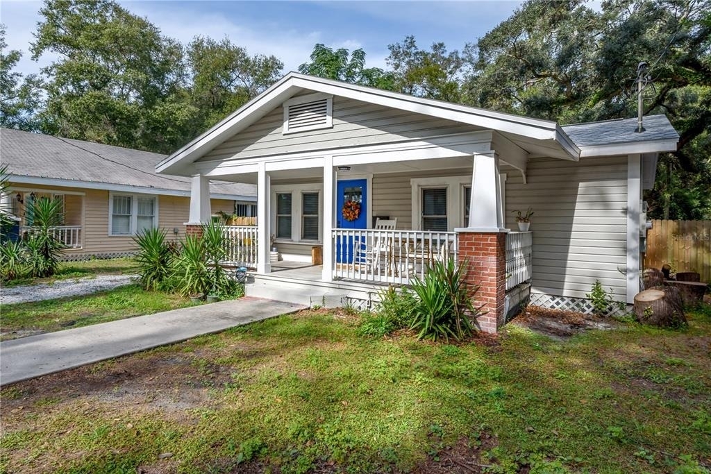 806 E Hamilton Avenue - Photo 1