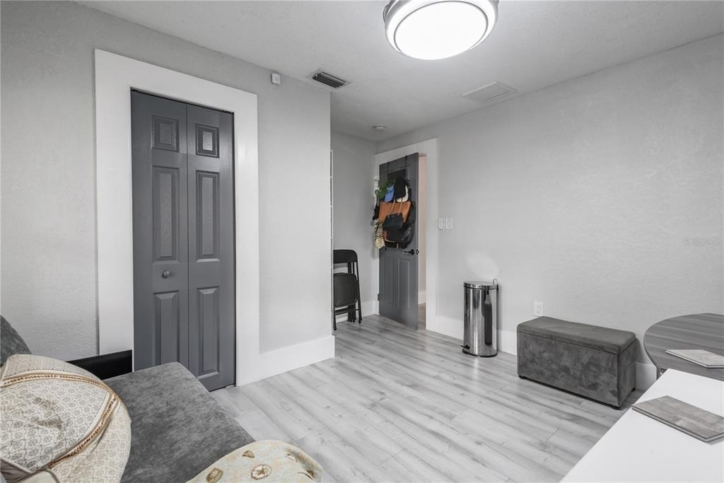 806 E Hamilton Avenue - Photo 18