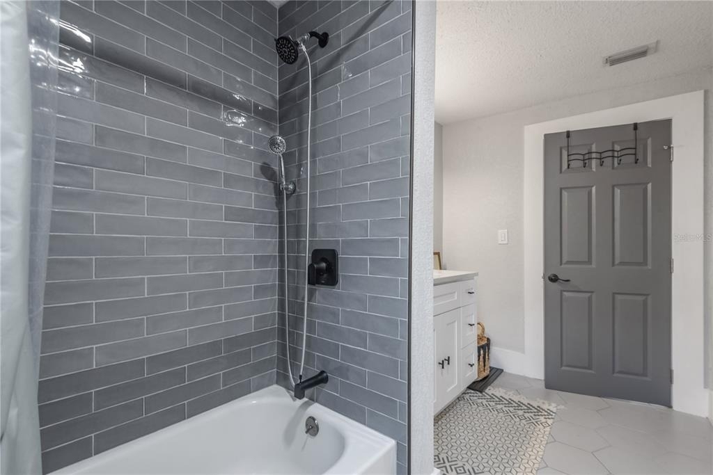 806 E Hamilton Avenue - Photo 15