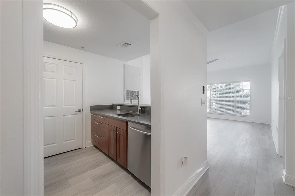 800 S Dakota Avenue - Photo 3