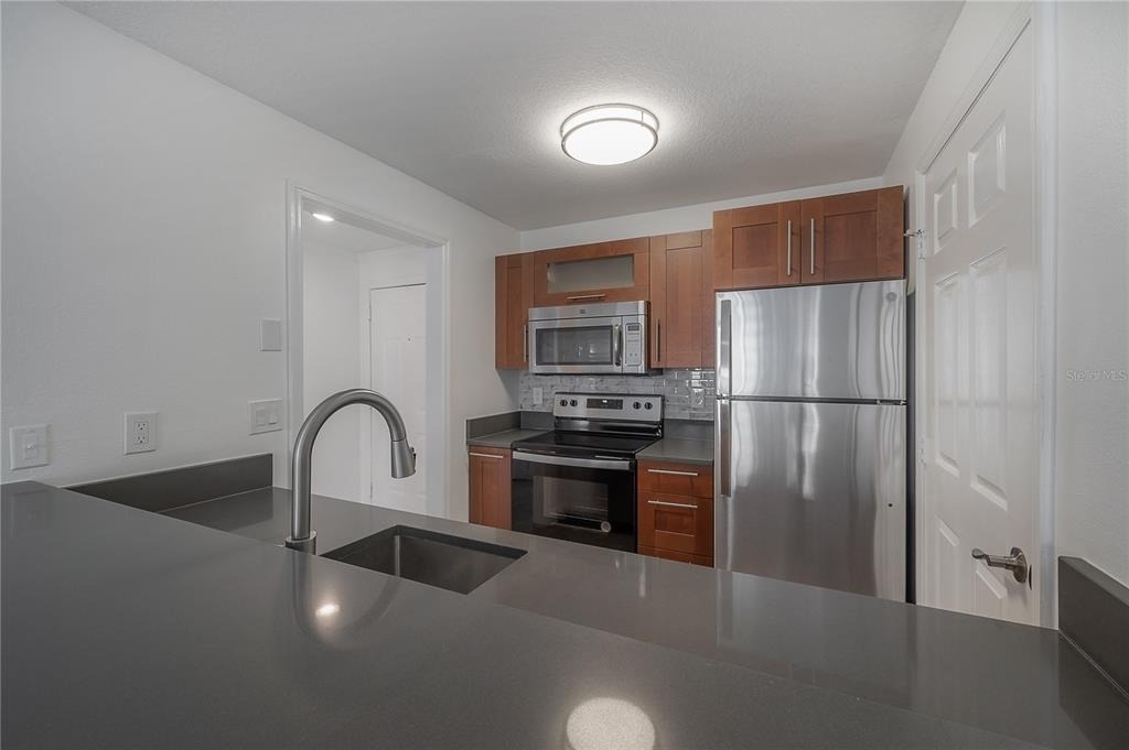 800 S Dakota Avenue - Photo 7