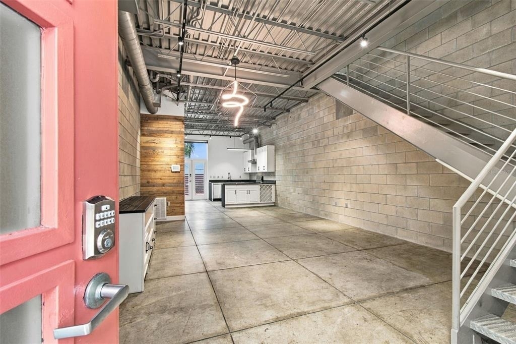 2509 W Azeele Street - Photo 2