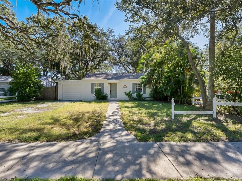 4318 S West Shore Boulevard - Photo 1