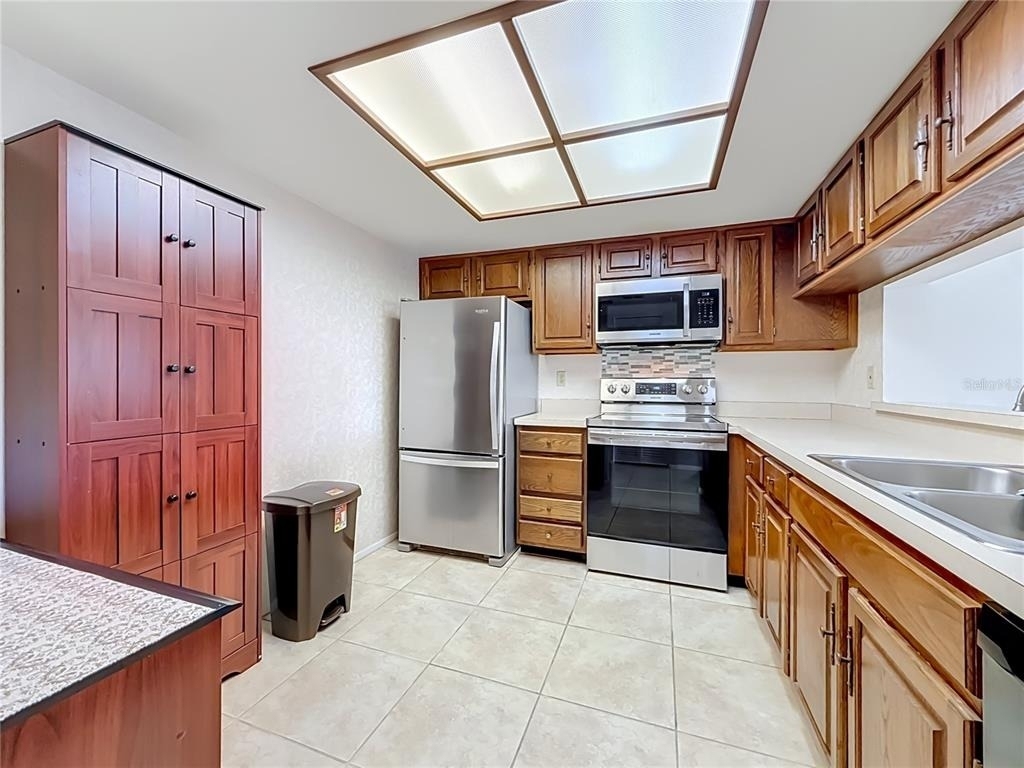 2593 Countryside Boulevard - Photo 7